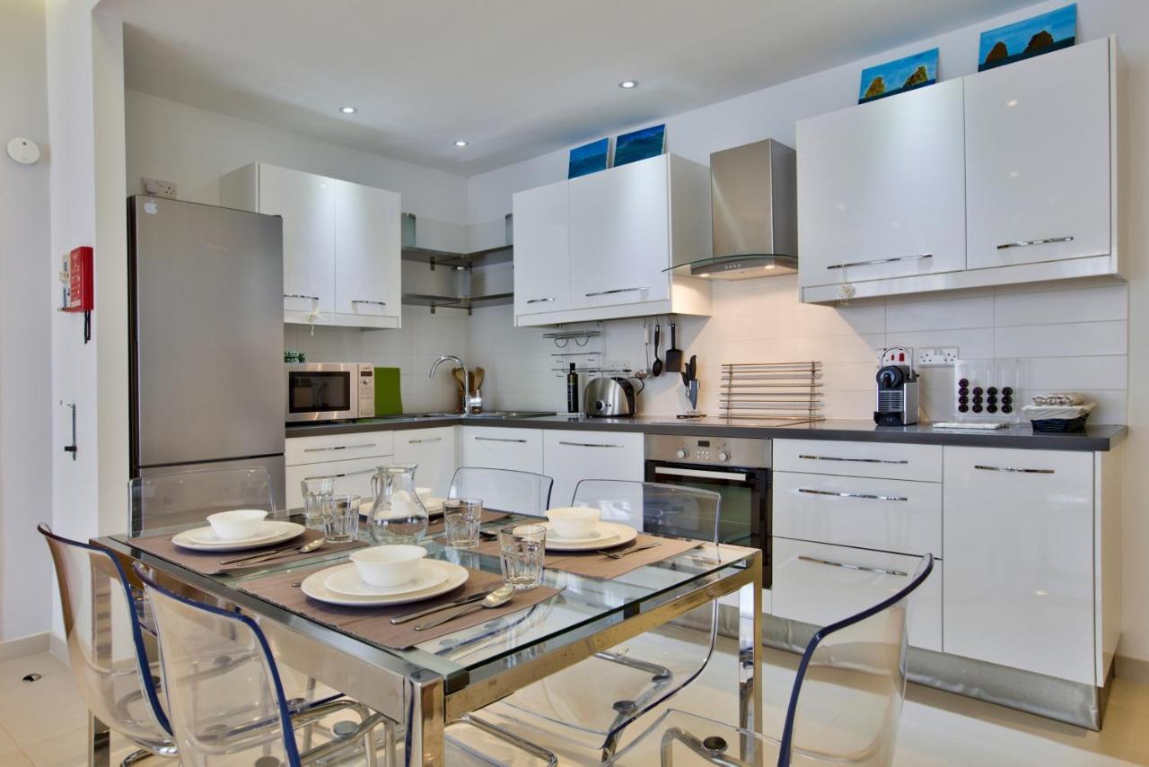 Bright And Central 2 Bedroom Apartment In Sliema Exterior foto
