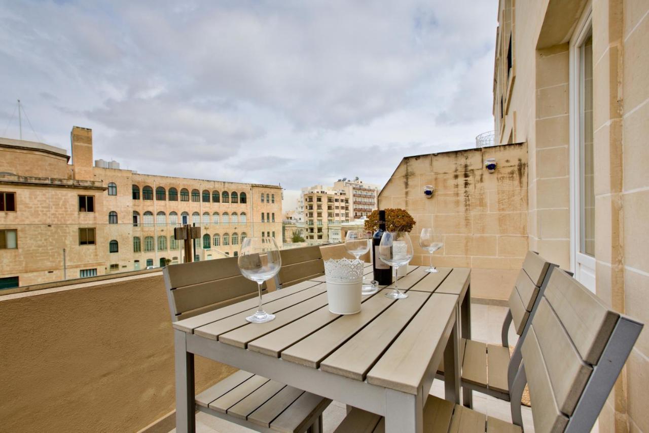 Bright And Central 2 Bedroom Apartment In Sliema Exterior foto