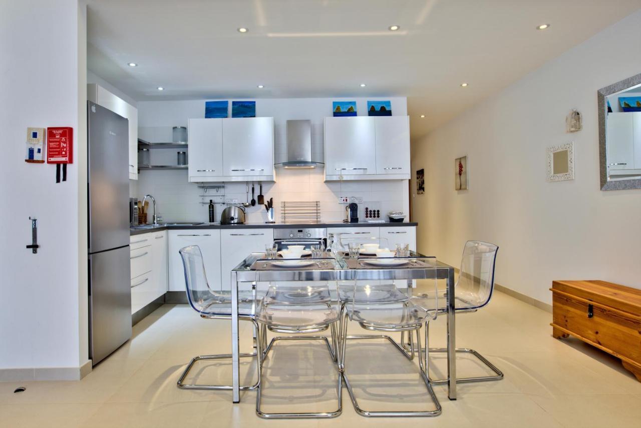 Bright And Central 2 Bedroom Apartment In Sliema Exterior foto