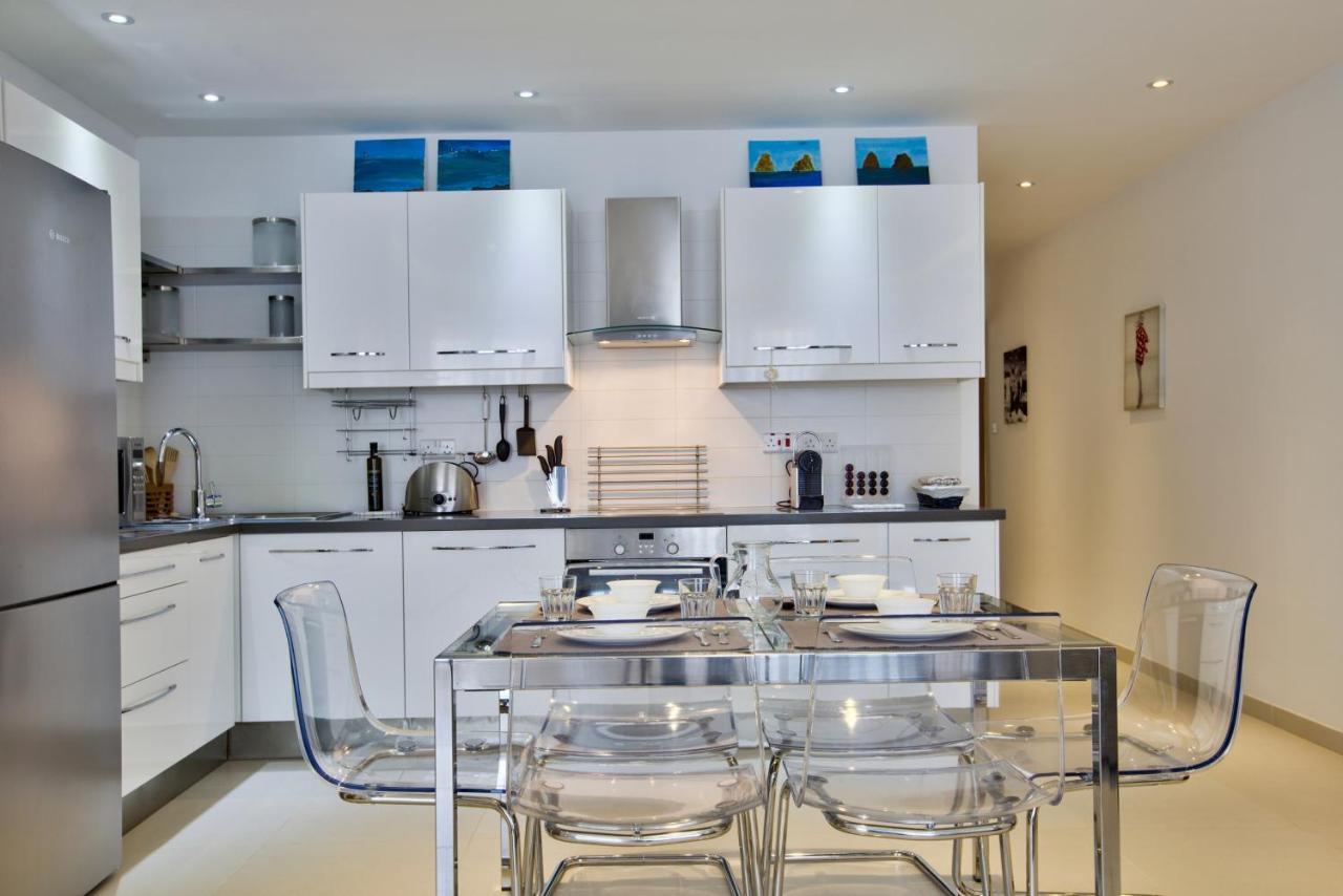 Bright And Central 2 Bedroom Apartment In Sliema Exterior foto